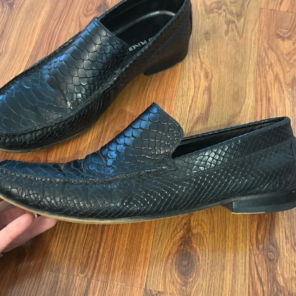 Donald J Pliner Black, leather croc embossed men's loafers size 9.5 made in Braz